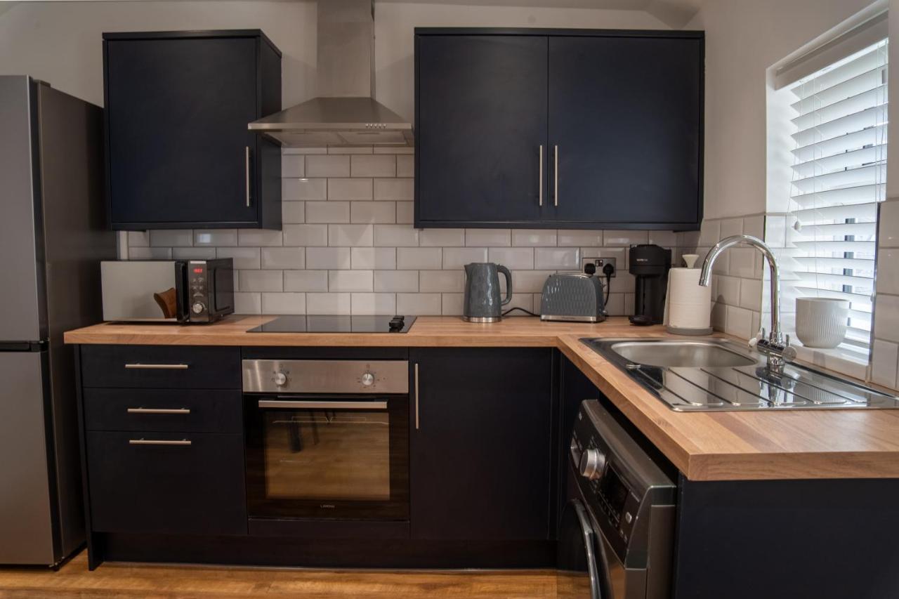 Apartment Trendy Urban 140mtrs To Train Station