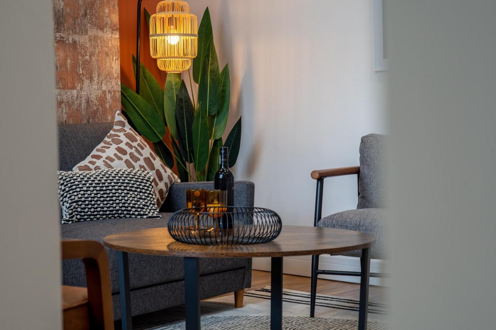 Apartment Trendy Urban 140mtrs To Train Station *